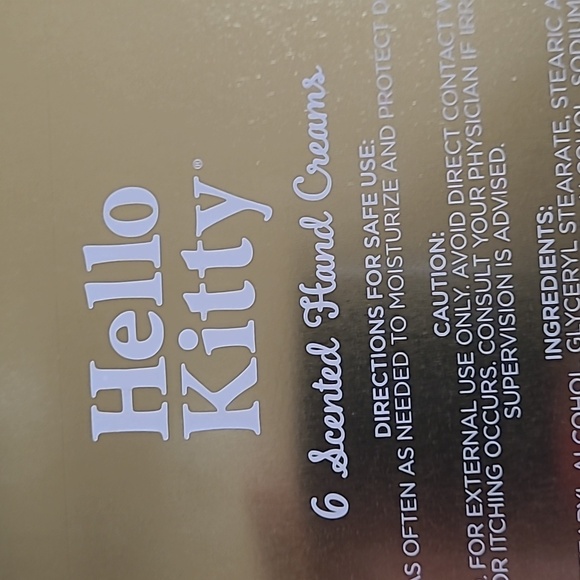 Hello Kitty Apple Collection - 6pc Scented Hand Cream - Picture 4 of 8